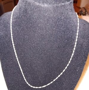 Elegant Silver Color Chain Necklace